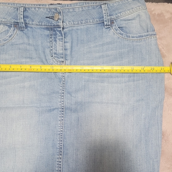 COPY - Mark & Spencer denim skirt - Picture 5 of 5